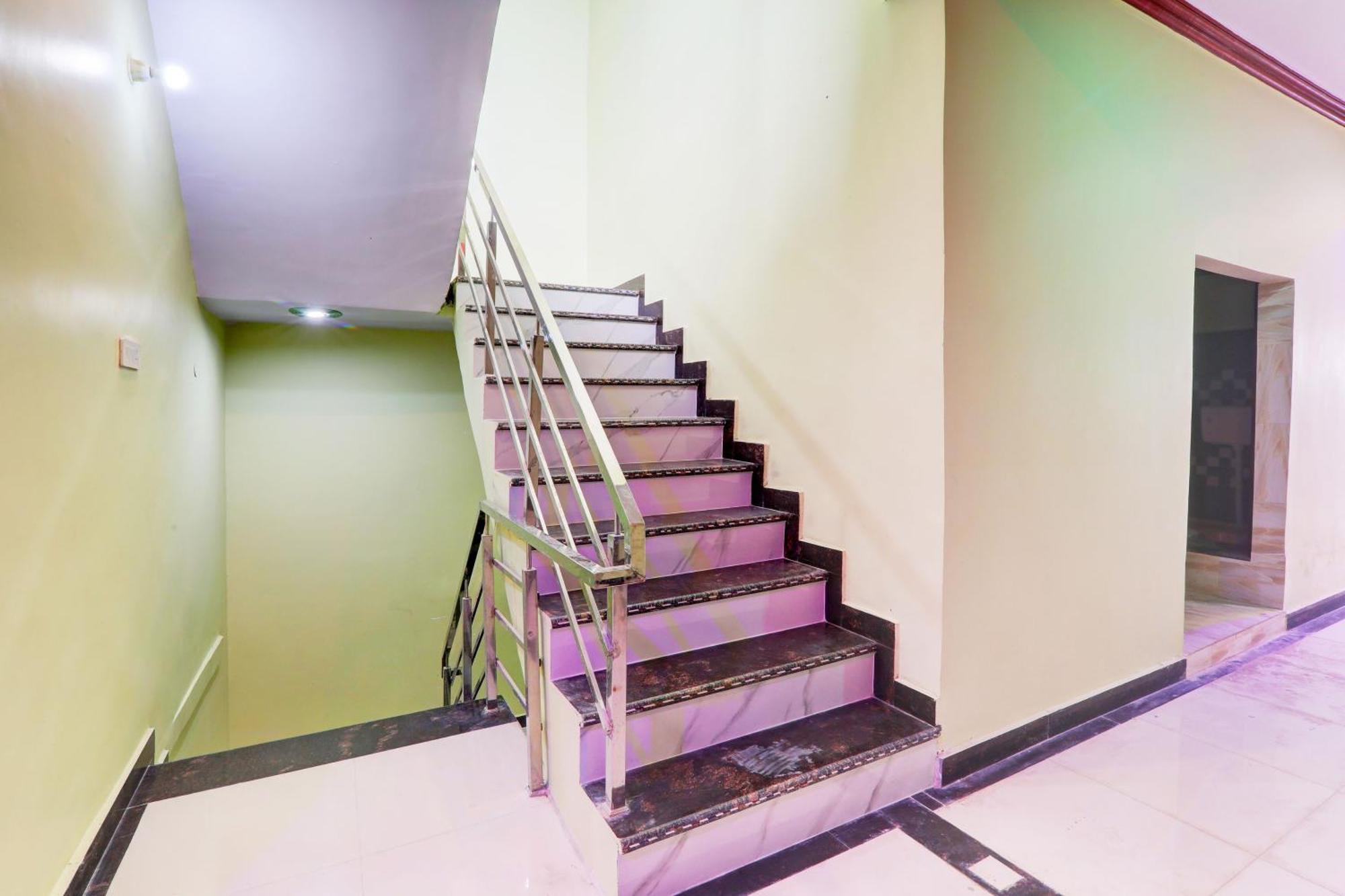 Hotel O Mandakini Galaxy Hotel Κανπούρ Εξωτερικό φωτογραφία
